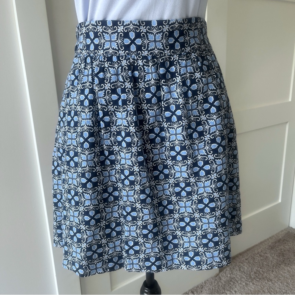 LOFT Outlet Linen Blend Blue Printed Skirt - Size Medium Petite